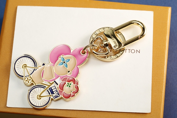 ブランドキーホルダー側面デザイン